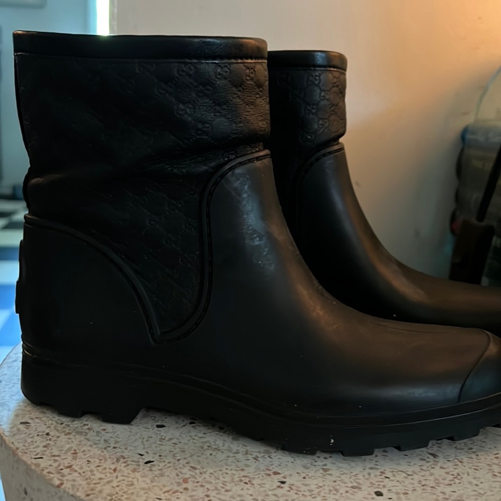Gucci Size 6 Low Rain Boot - image 1